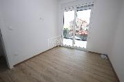   , , mala slika 24